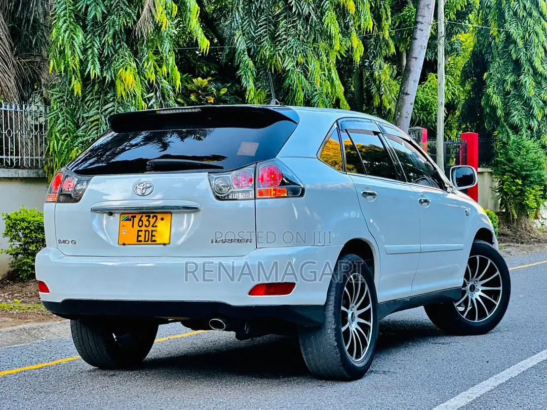 Toyota Harrier 2005 White