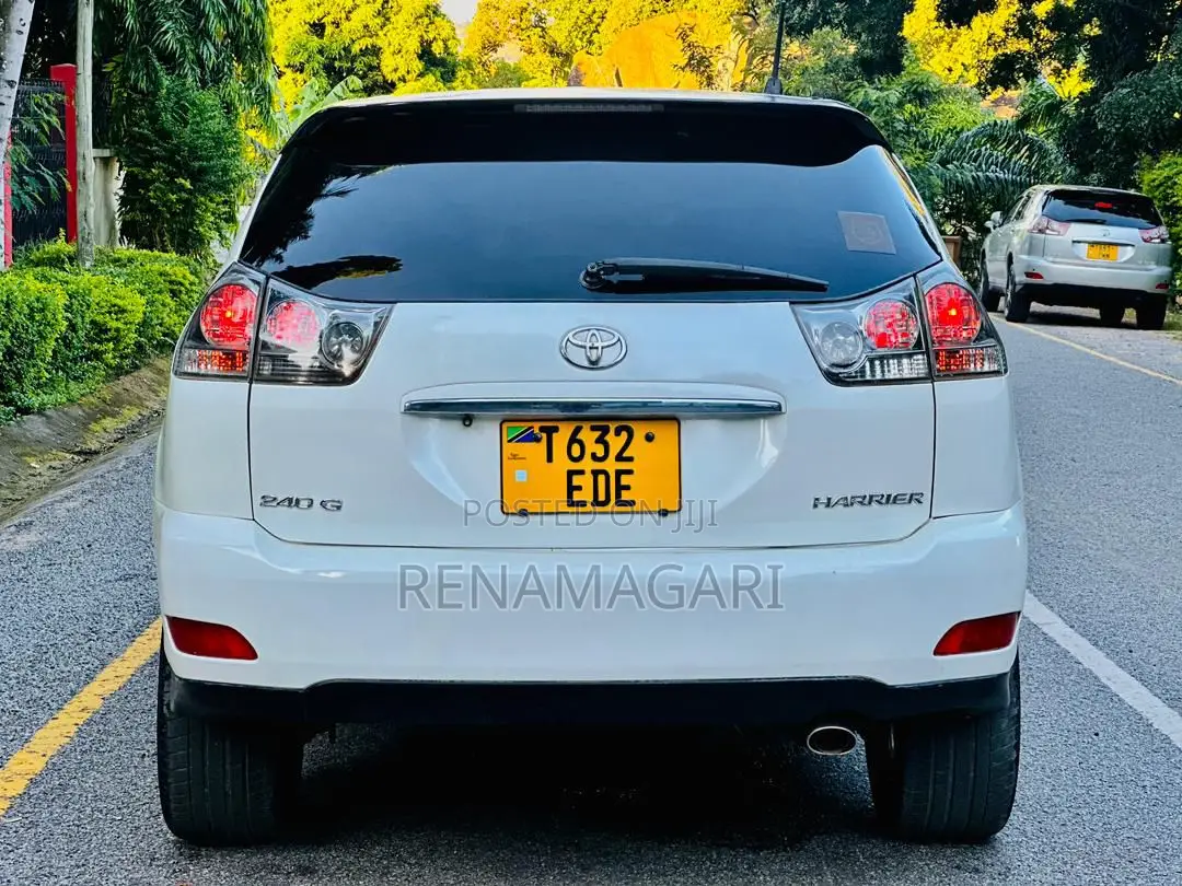 Toyota Harrier 2005 White