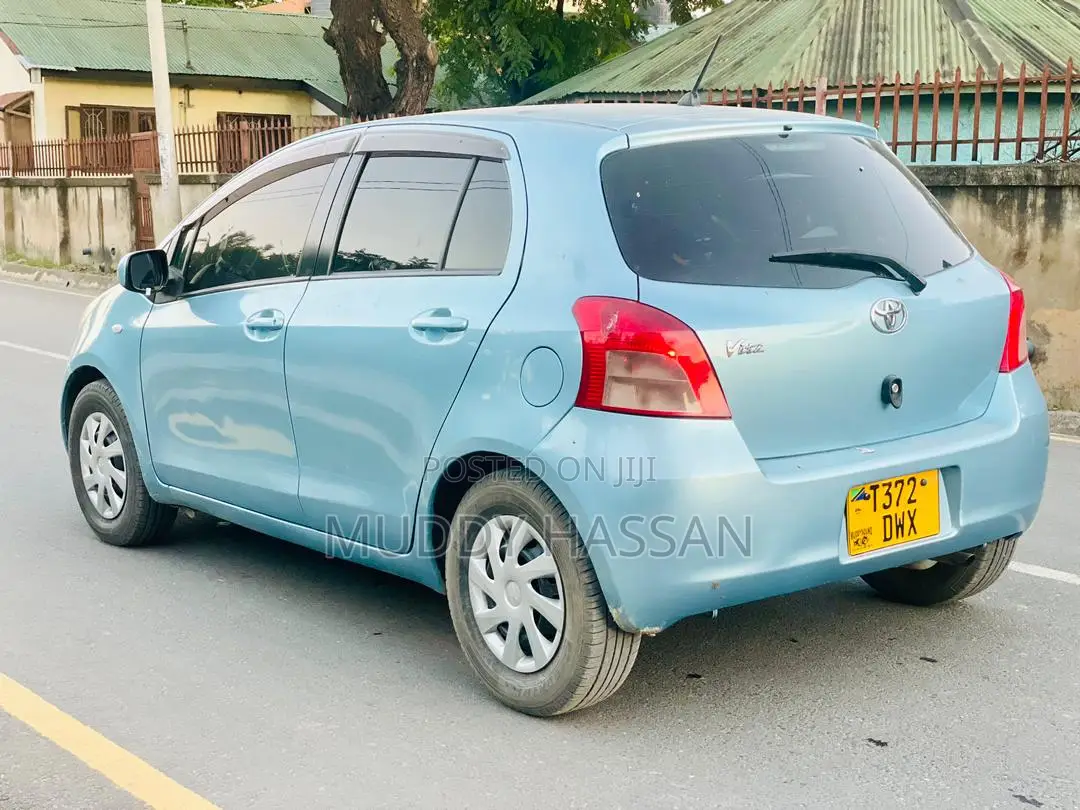 Toyota Vitz 2006 Blue