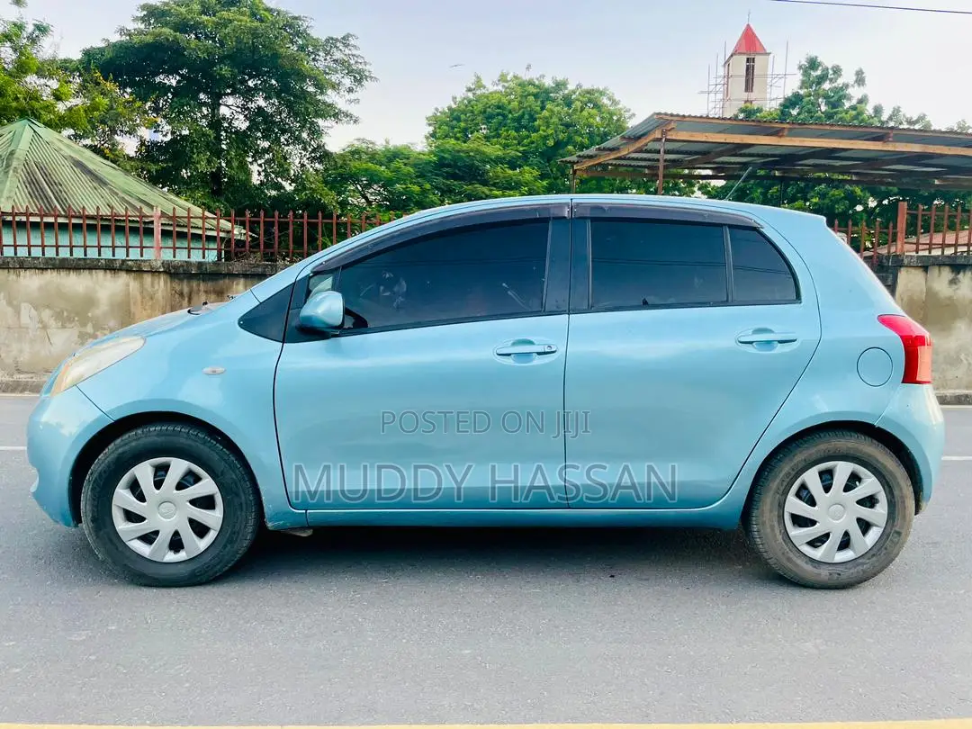 Toyota Vitz 2006 Blue