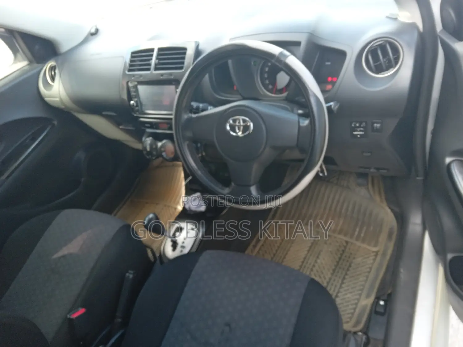 Toyota IST 2007 Silver