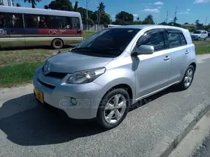 Toyota IST 2007 Silver