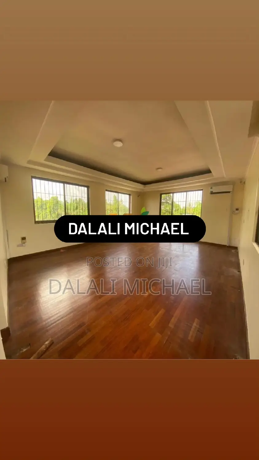 5bdrm Bungalow in Ada Estate for rent