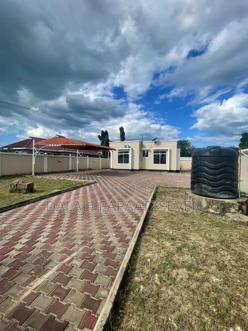 2bdrm House in Dalalipapaatzseven, Kinondoni for rent