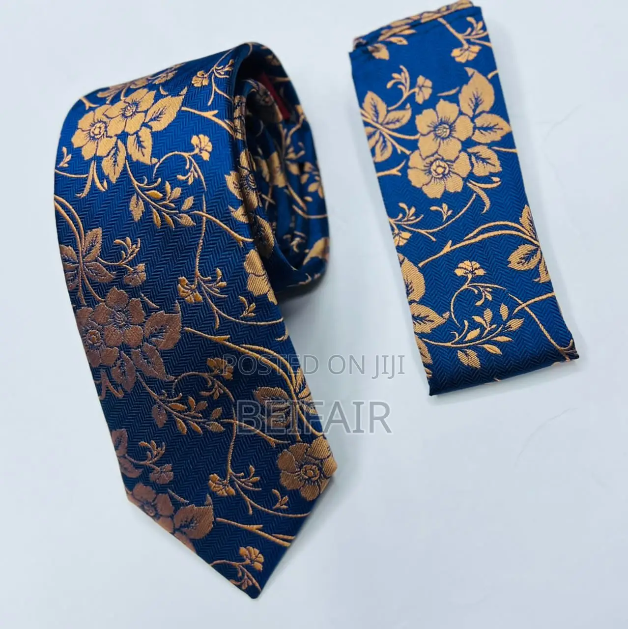 Tie and Pocket Square | Tai Na Kitambaa Cha Mfukoni