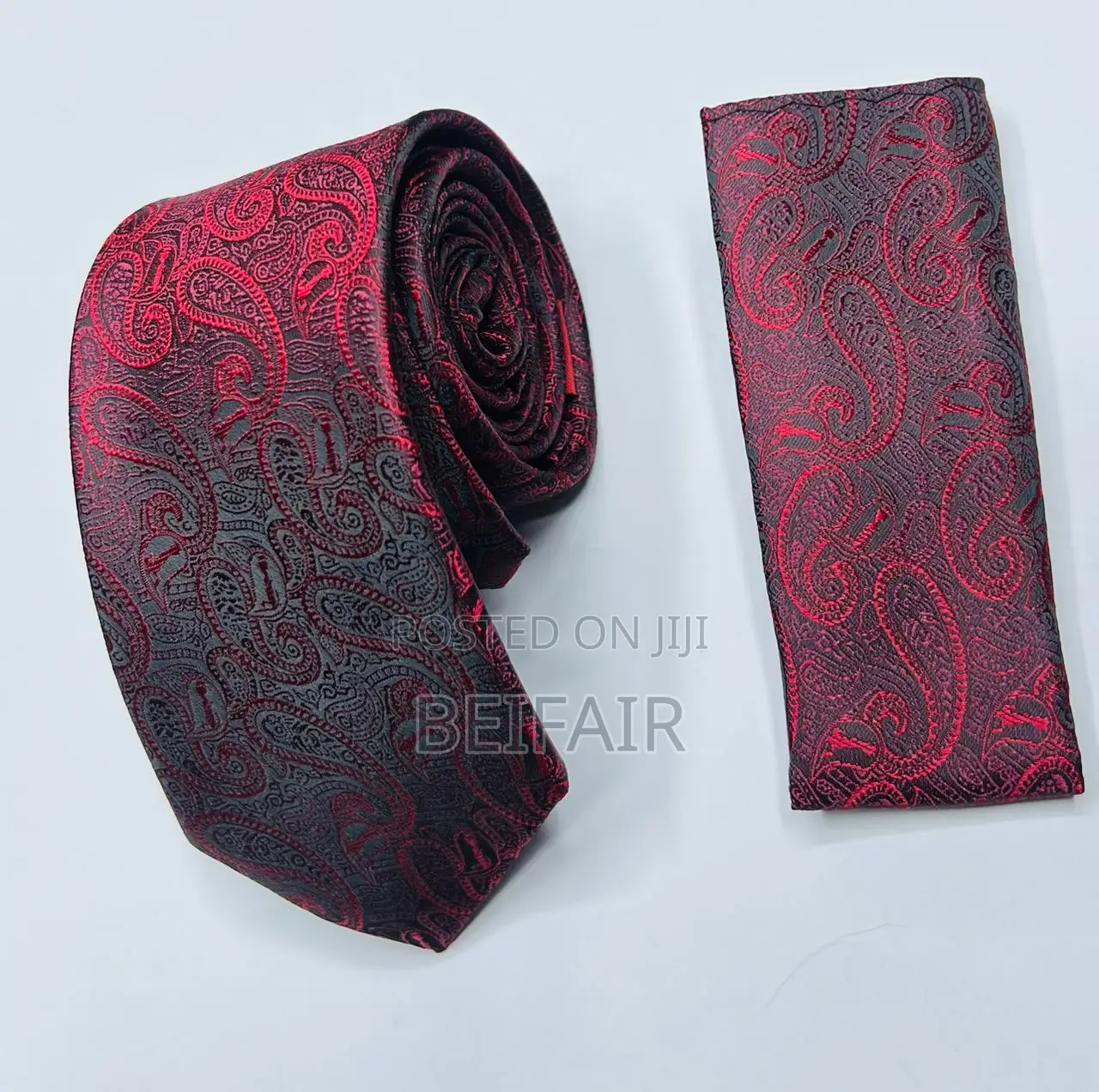 Tie and Pocket Square | Tai Na Kitambaa Cha Mfukoni