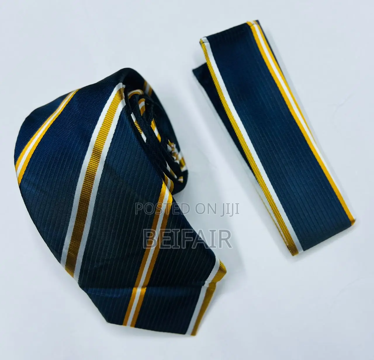 Tie and Pocket Square | Tai Na Kitambaa Cha Mfukoni