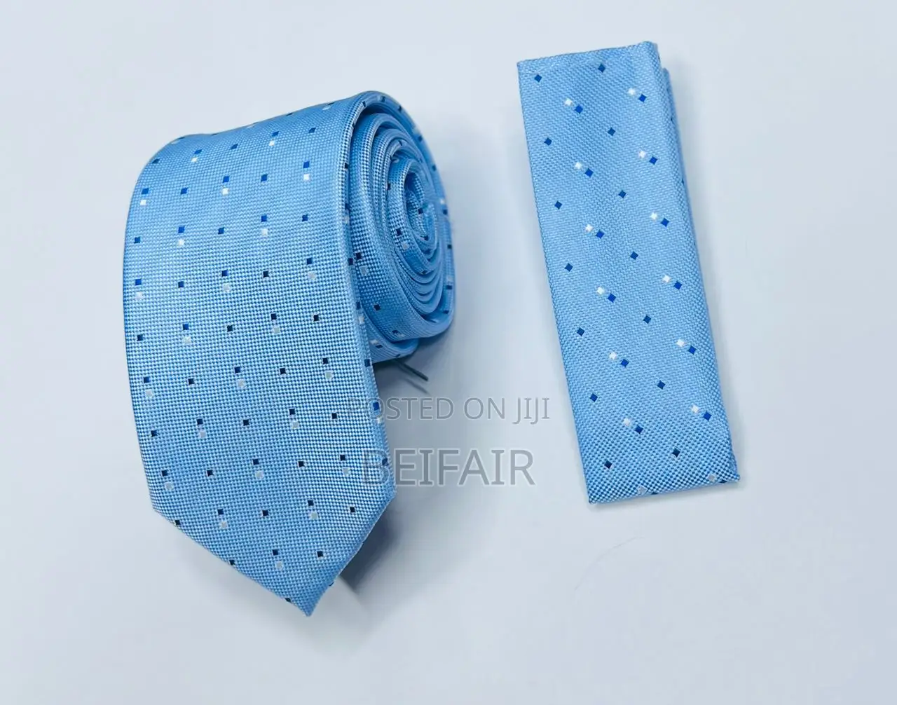 Tie and Pocket Square | Tai Na Kitambaa Cha Mfukoni