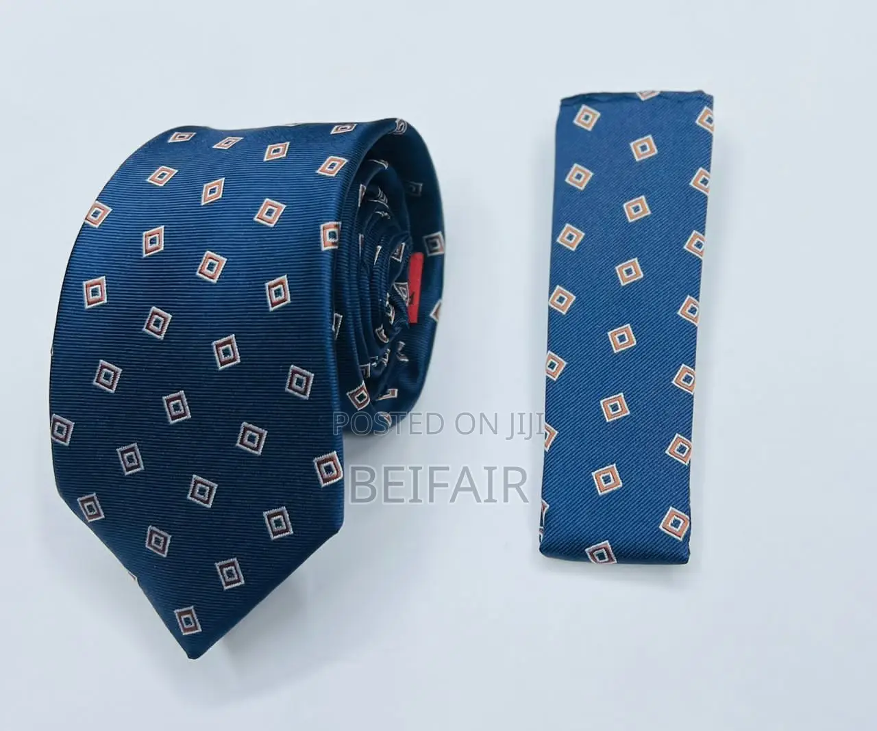 Tai Na Kitambaa Cha Mfukoni | Tie and Pocket Square