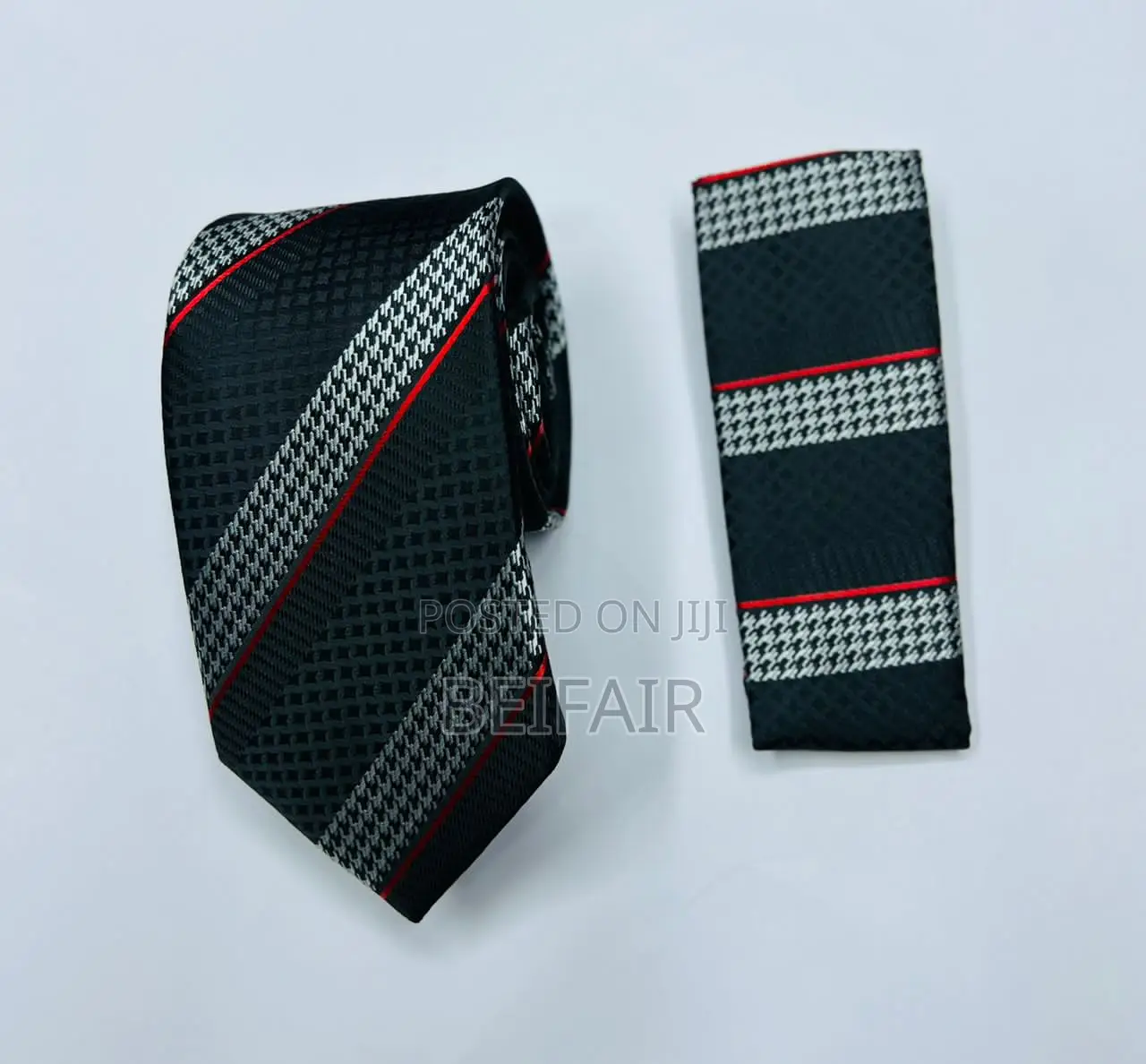 Tai Na Kitambaa Cha Mfukoni | Tie and Pocket Square