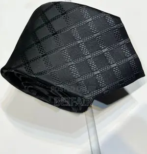 Tie and Pocket Square | Tai Na Kitambaa Cha Mfukoni