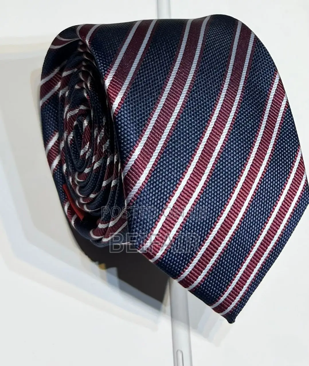 Tie and Pocket Square | Tai Na Kitambaa Cha Mfukoni