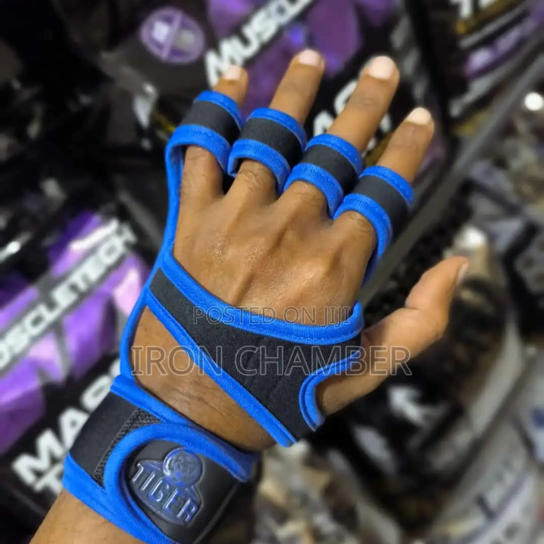 Free Hands Gym Gloves.