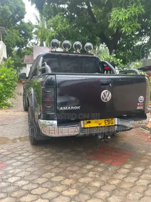 Volkswagen Amarok 2011 Black
