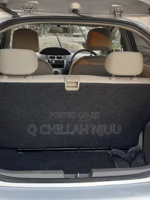 Toyota Vitz 2004 Silver