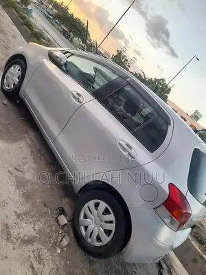 Toyota Vitz 2004 Silver