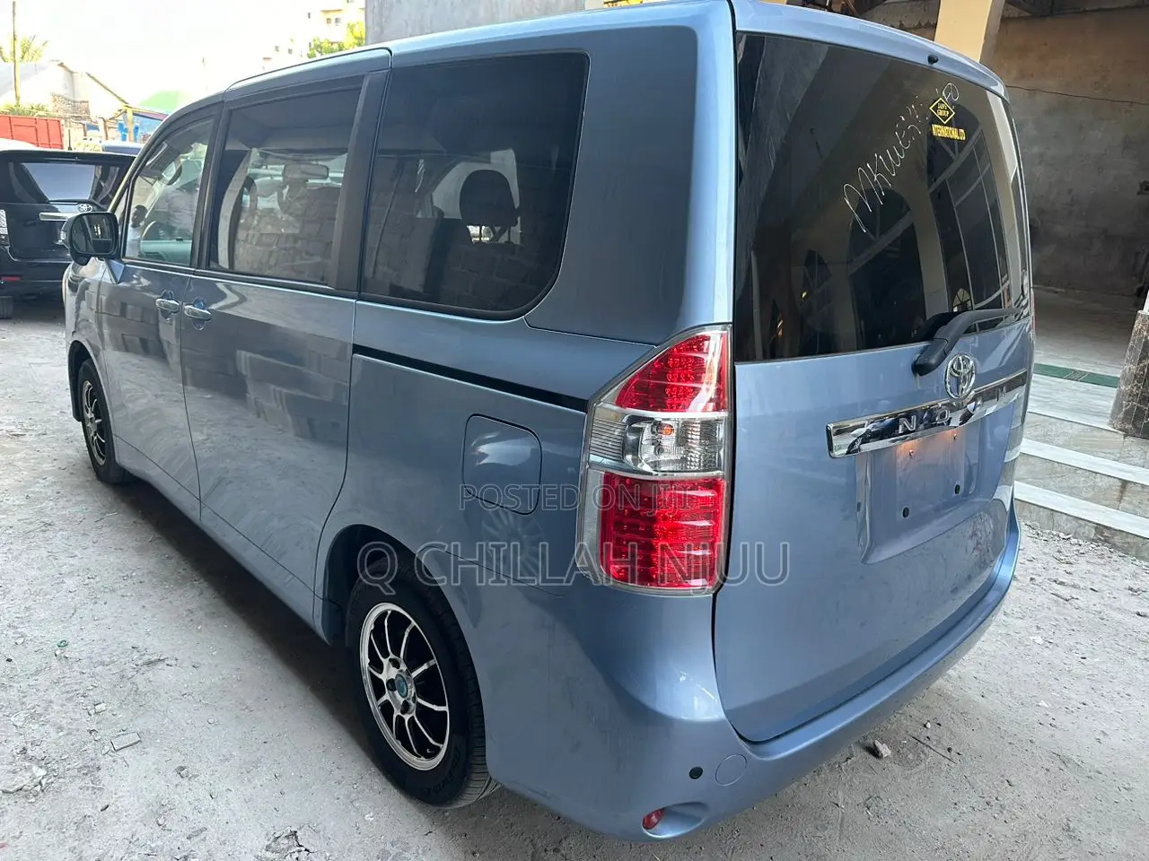 Toyota Noah 2010 Teal