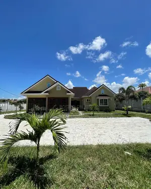 5bdrm House in Bunju for sale