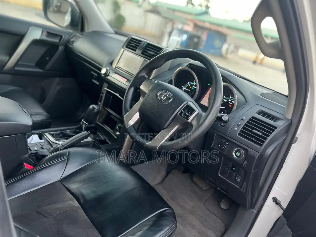 Toyota Land Cruiser Prado 2010 White