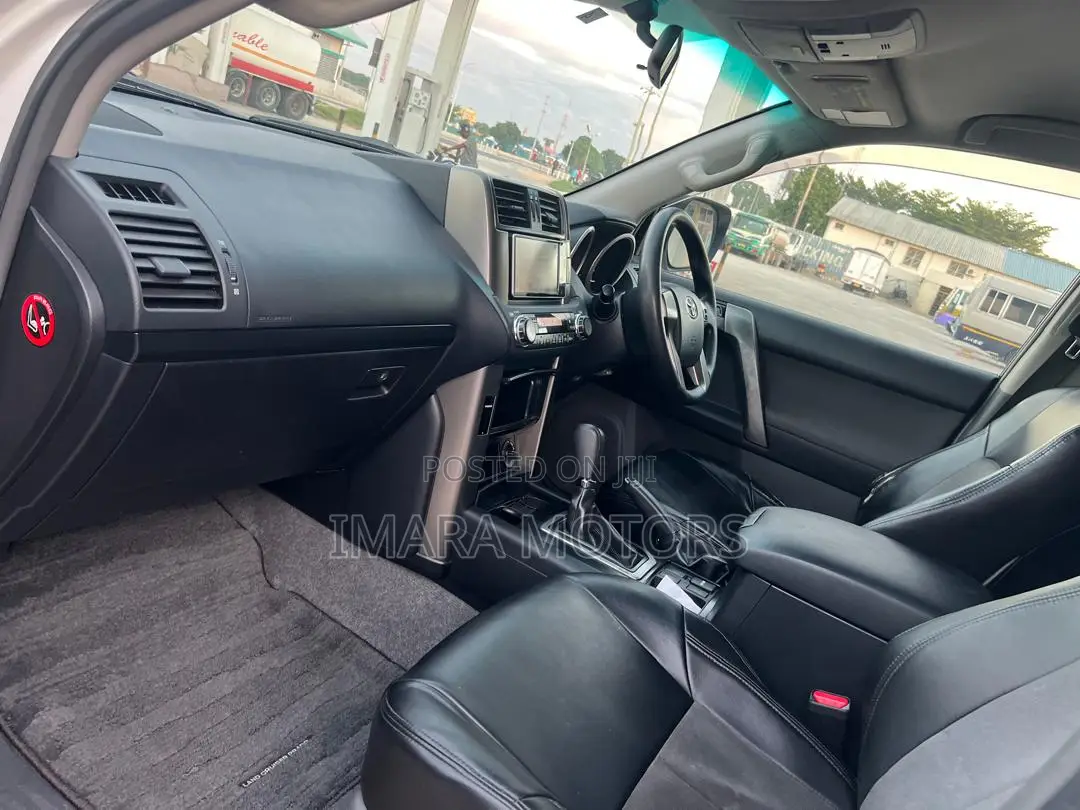 Toyota Land Cruiser Prado 2010 White