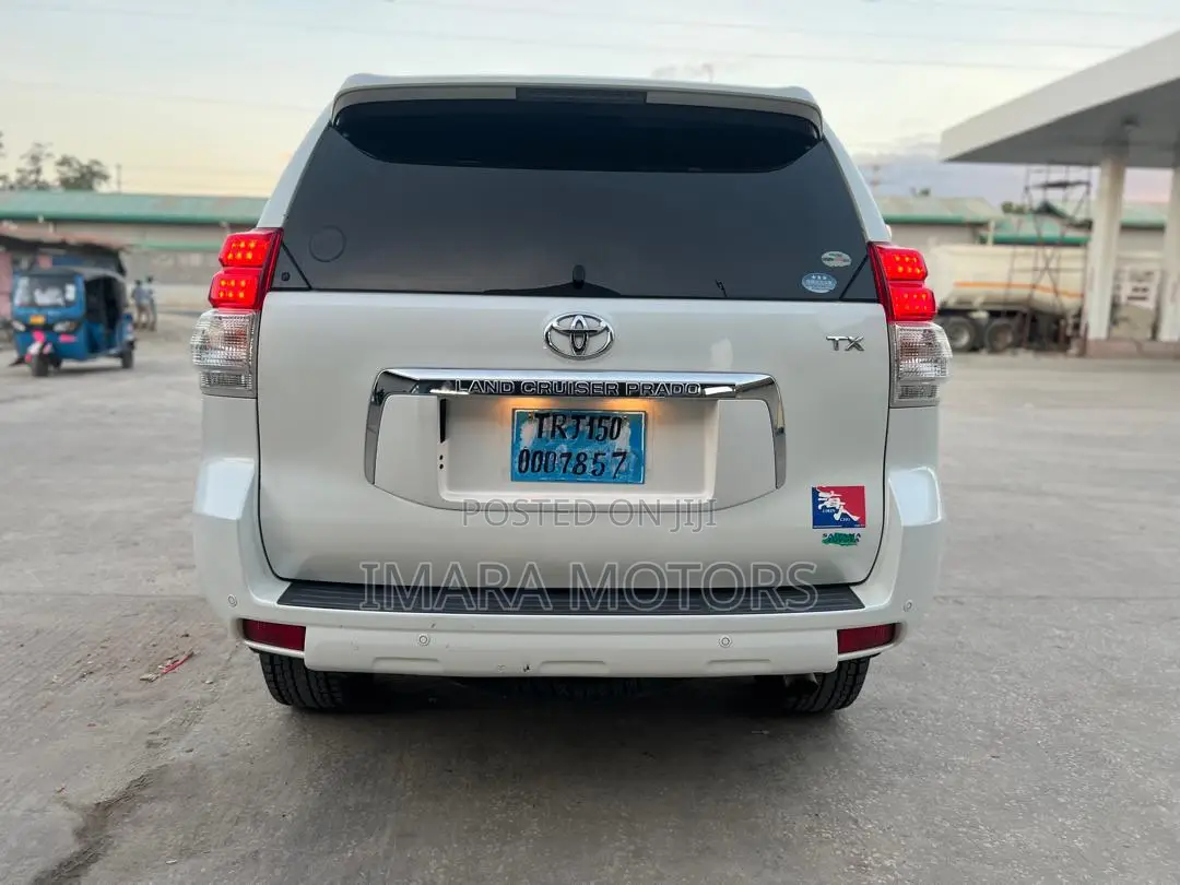 Toyota Land Cruiser Prado 2010 White