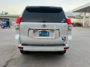 Toyota Land Cruiser Prado 2010 White