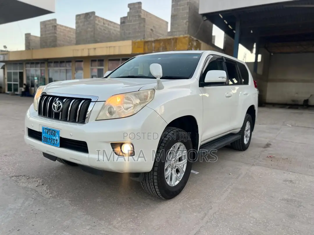 Toyota Land Cruiser Prado 2010 White