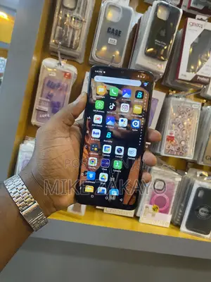Itel P40 64 GB Black