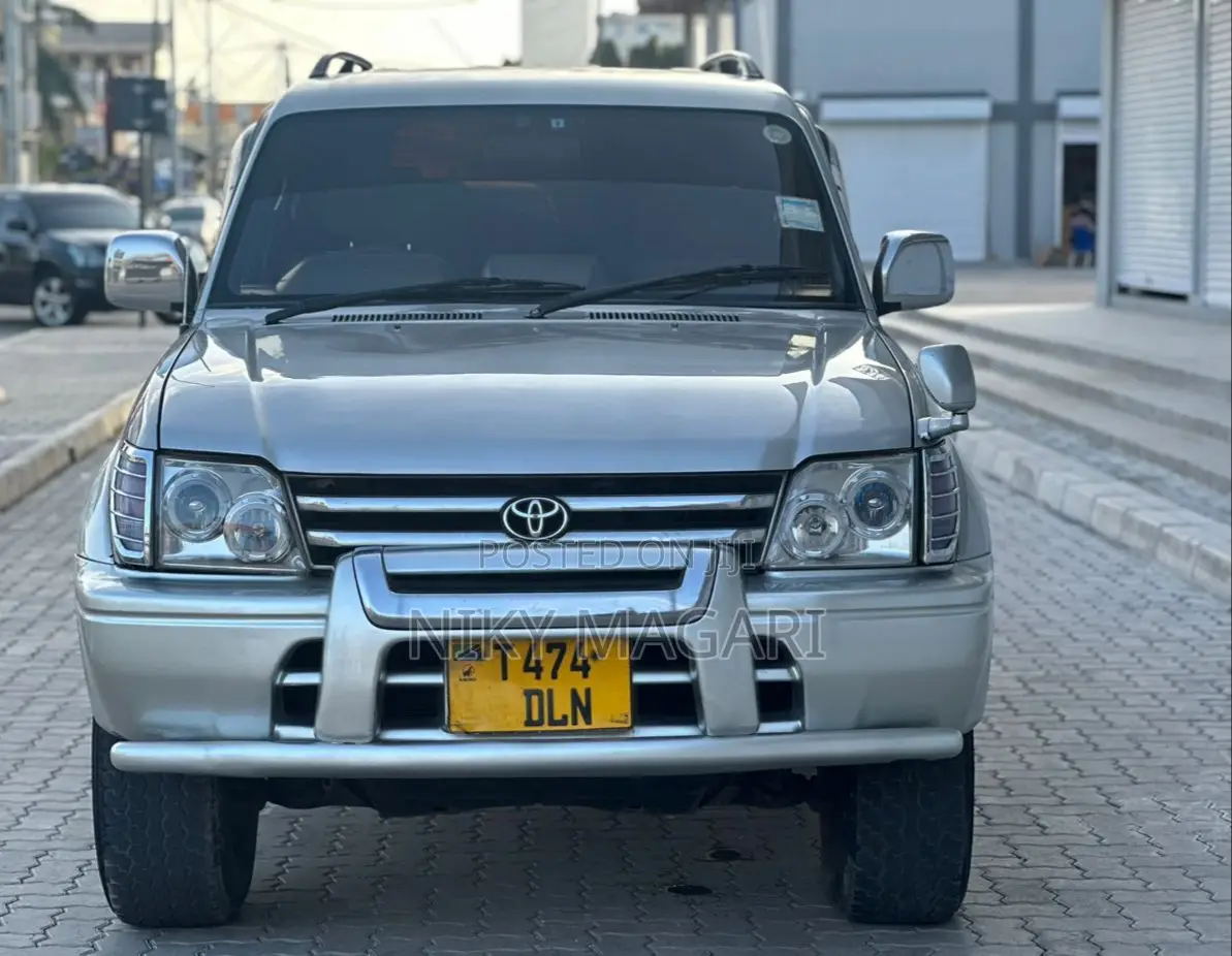Toyota Land Cruiser Prado 2000 Silver