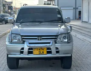 Toyota Land Cruiser Prado 2000 Silver