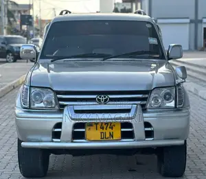 Toyota Land Cruiser Prado 2000 Silver