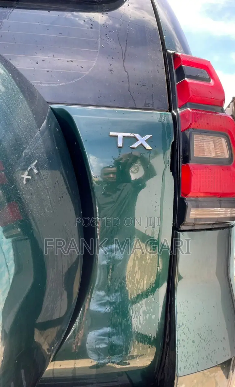 Toyota Land Cruiser Prado 2.8 2017 Green