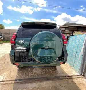 Toyota Land Cruiser Prado 2.8 2017 Green