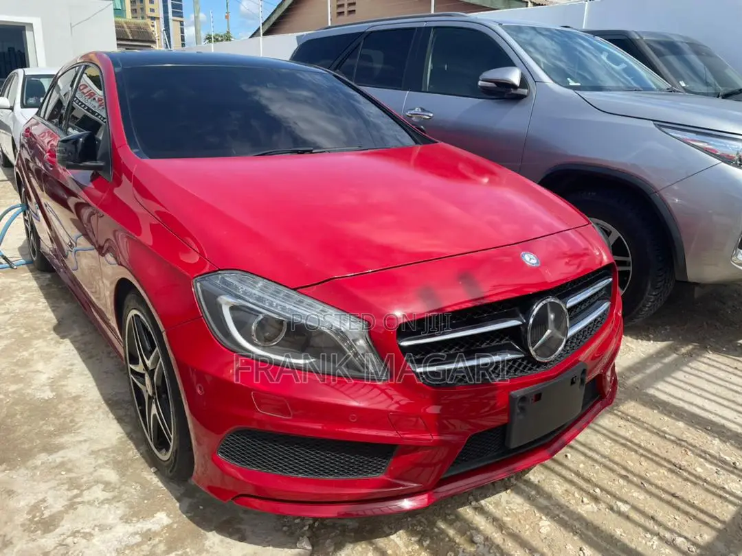 Mercedes-Benz A-Class 2014 Red