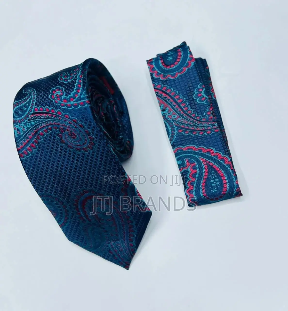 Tie Pocket Square