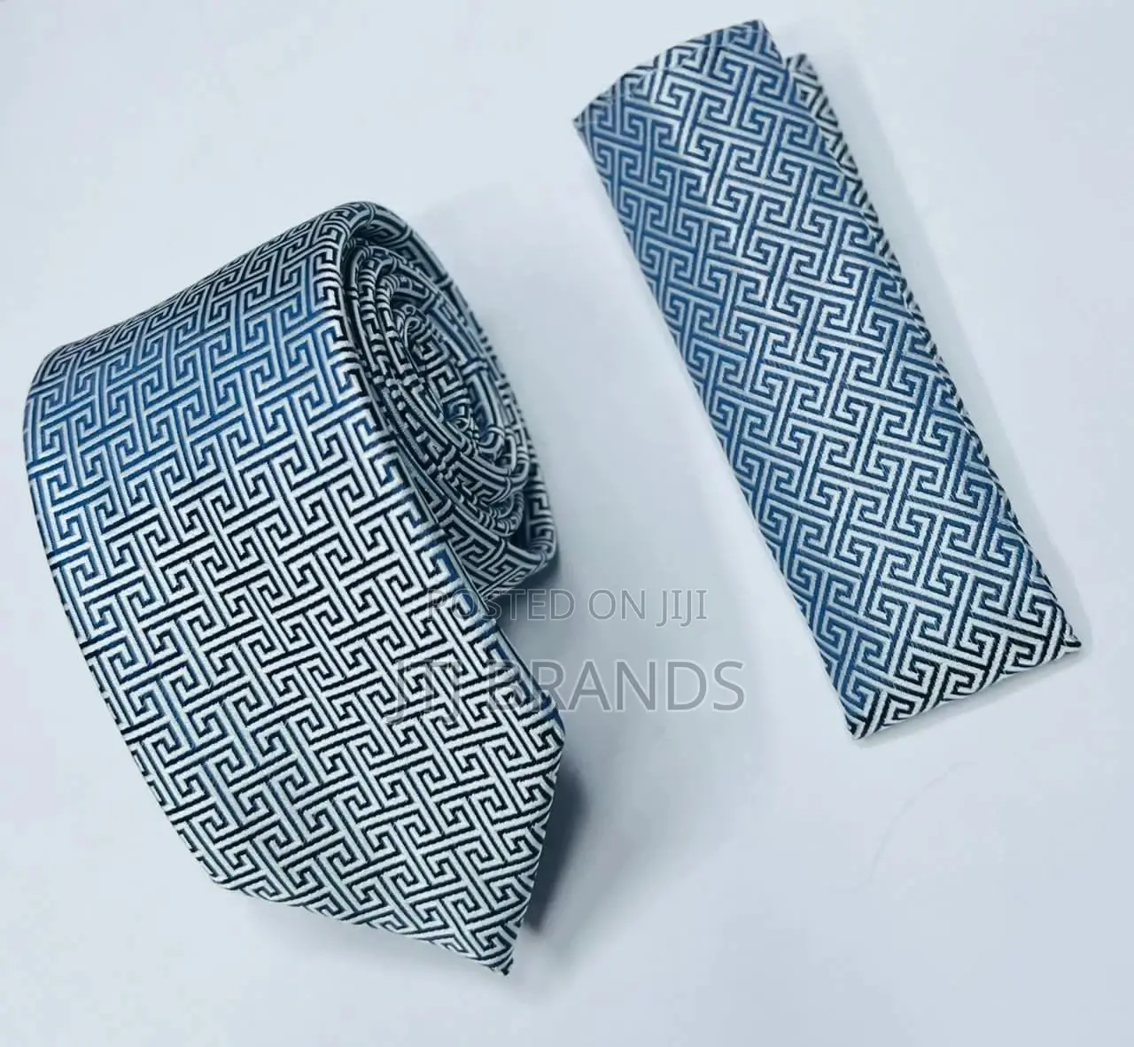 Tie Pocket Square