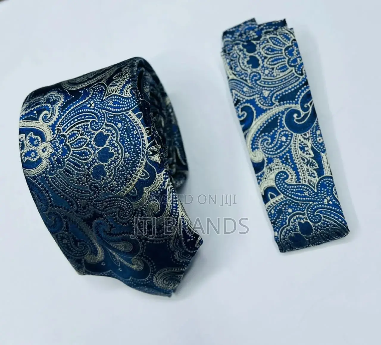 Tie Pocket Square