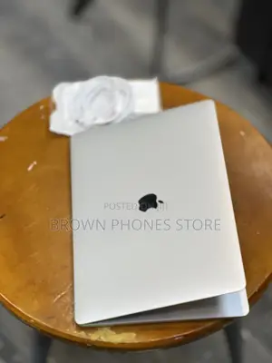 Laptop Apple MacBook Pro 2017 18GB Intel Core I7 SSD 1T