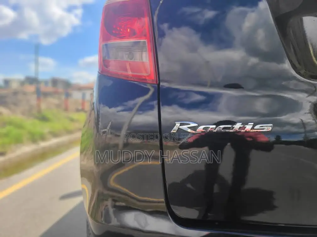 Toyota Ractis 2007 Black