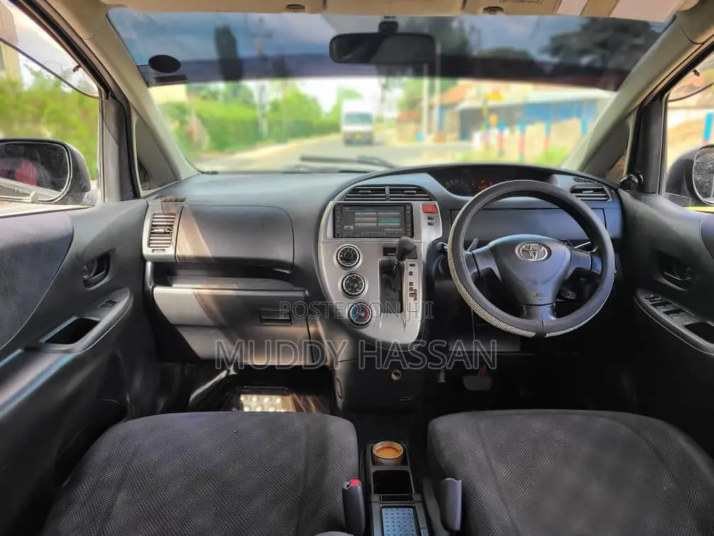 Toyota Ractis 2007 Black