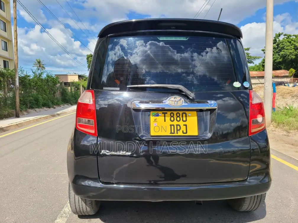 Toyota Ractis 2007 Black