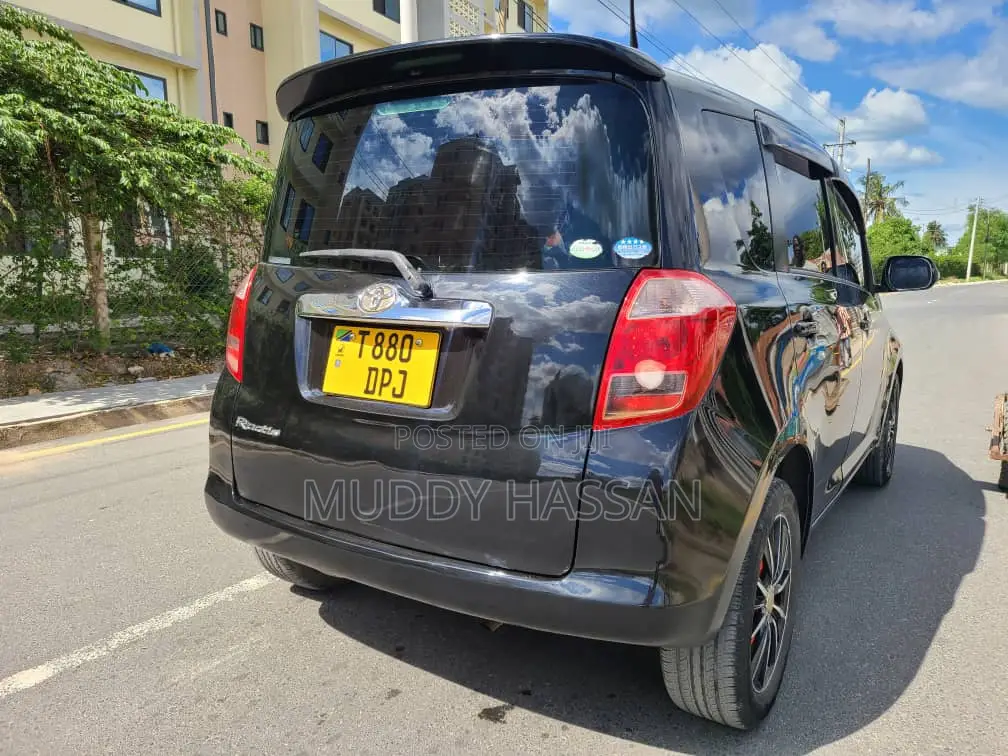 Toyota Ractis 2007 Black