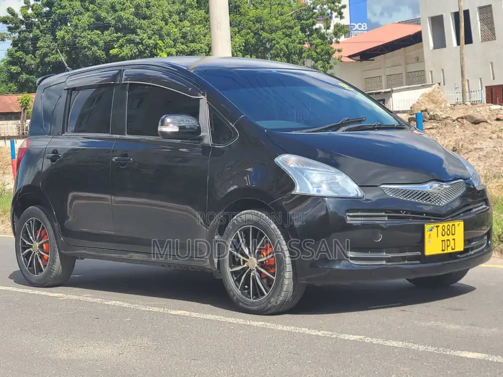 Toyota Ractis 2007 Black