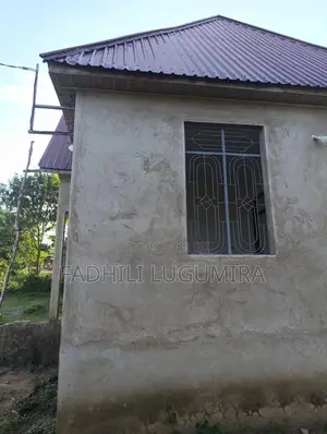 3bdrm House in Kanyama, Nyamongoro for sale