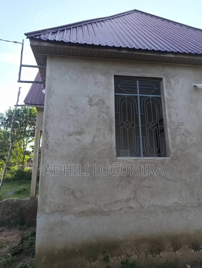 3bdrm House in Kanyama, Nyamongoro for sale