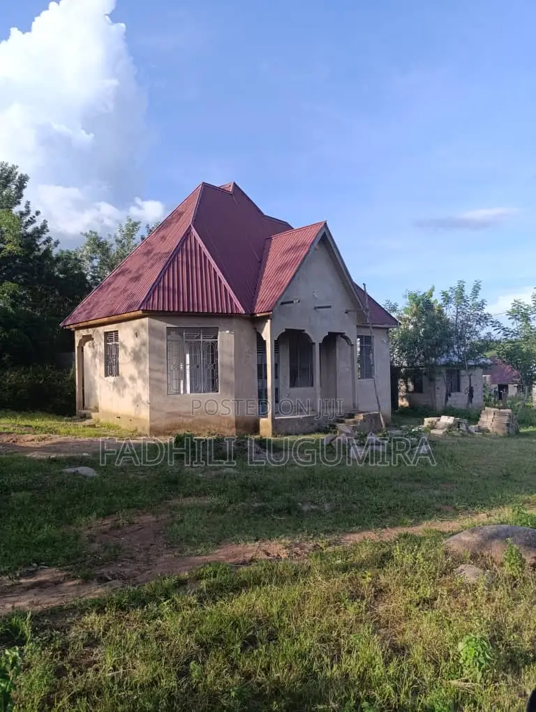 3bdrm House in Kanyama, Nyamongoro for sale
