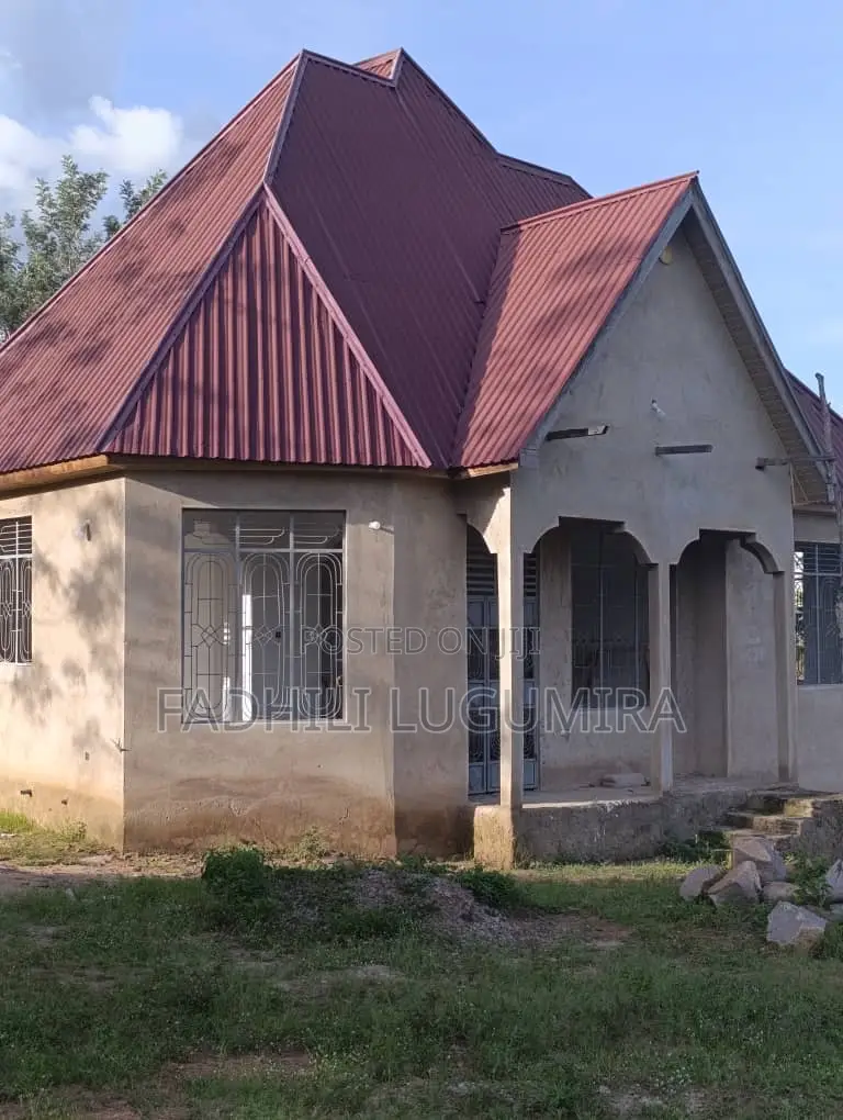 3bdrm House in Kanyama, Nyamongoro for sale
