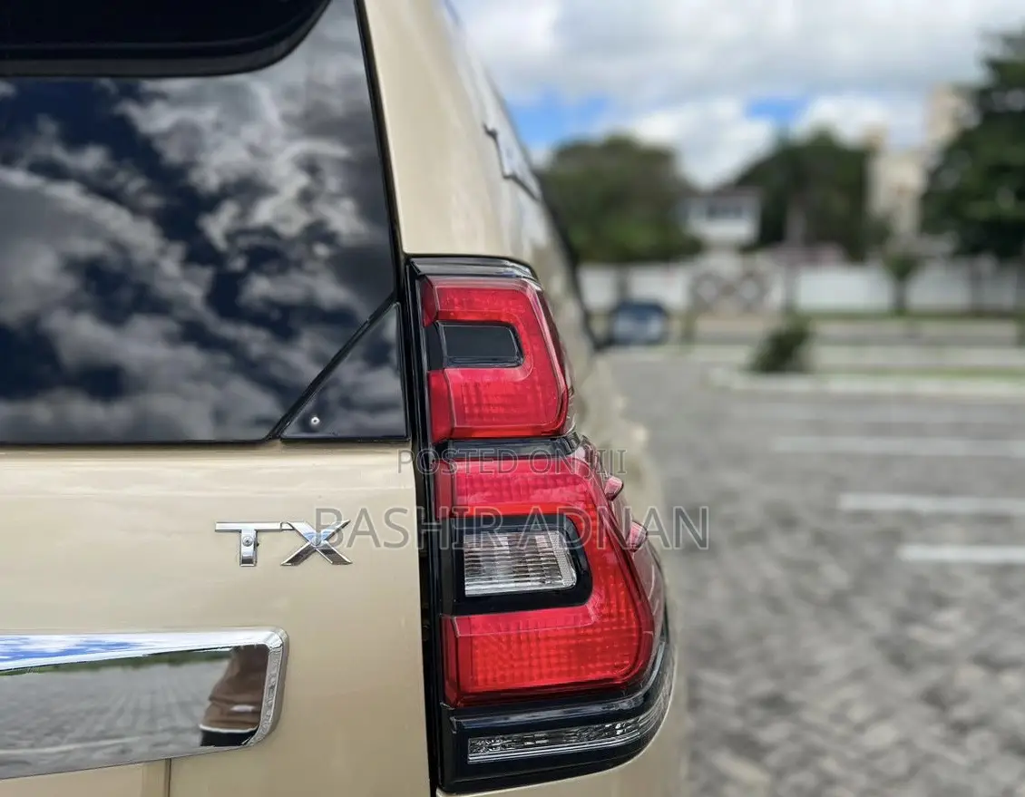 Toyota Land Cruiser Prado 2.7 2021 Gold