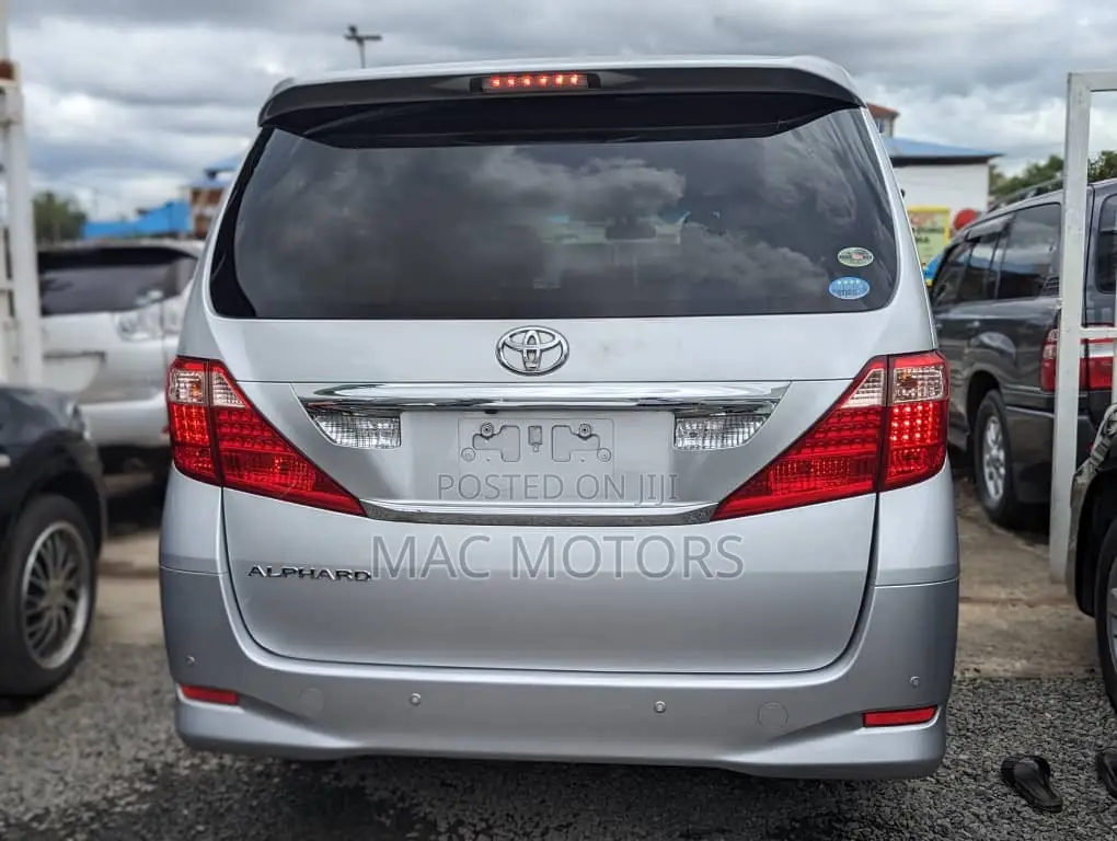 Toyota Alphard 2009 Silver