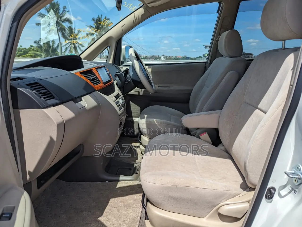 Toyota Noah 2004 White